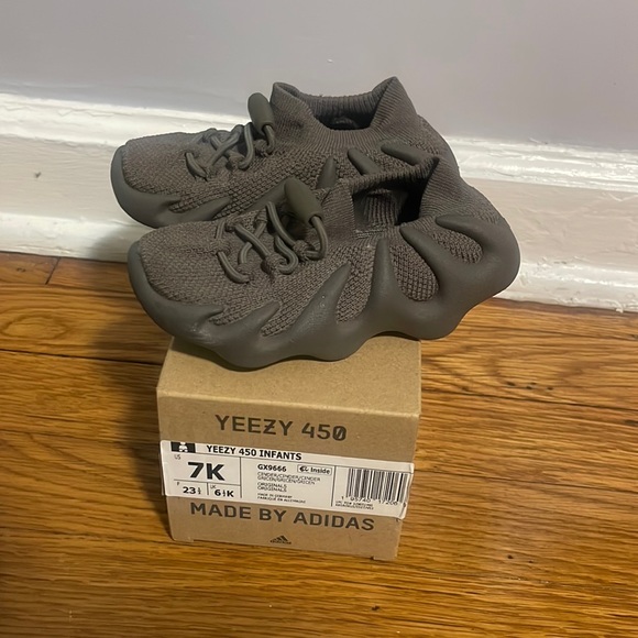 Toddler Yeezy 450 Boost “Cinder” Sneakers Size 7c